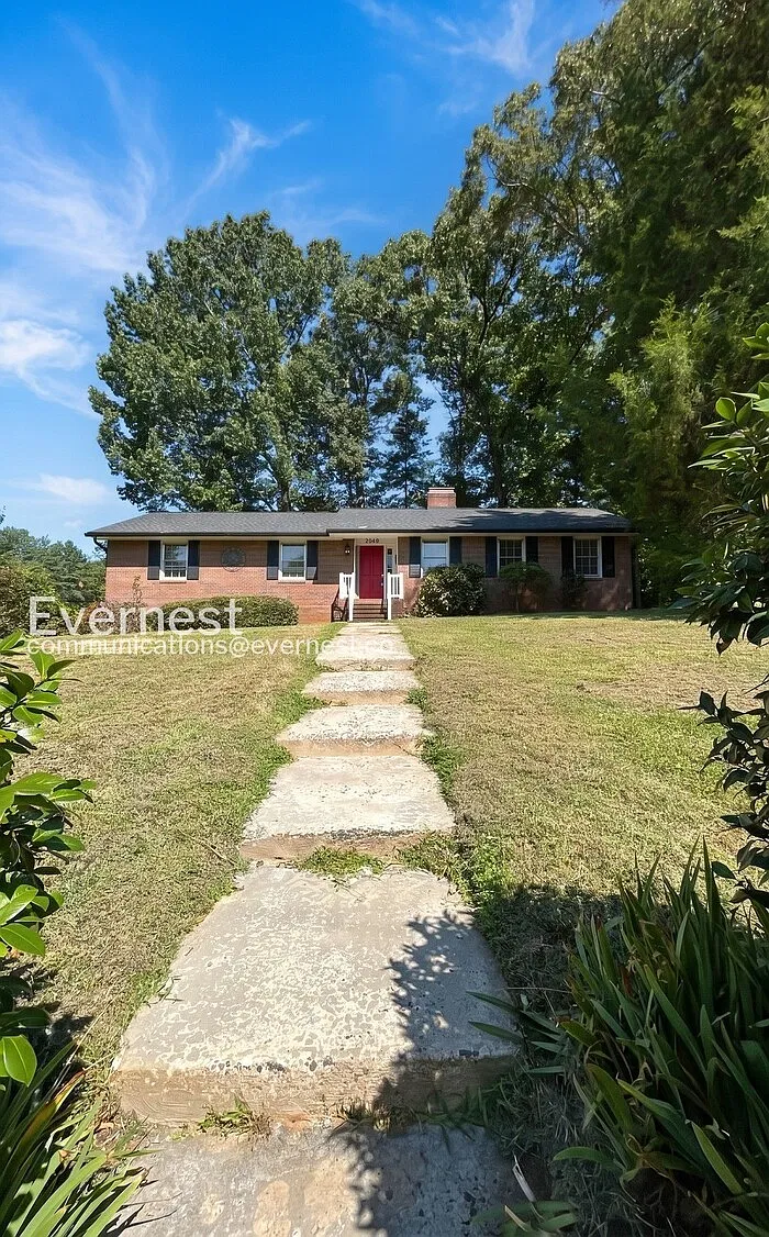 3 bed, 2.0 bath, 1965 sqft, $2,099 — Photo 1