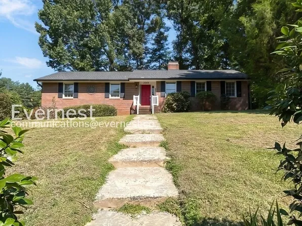 3000 Prytania Rd, Winston Salem, NC 27106
