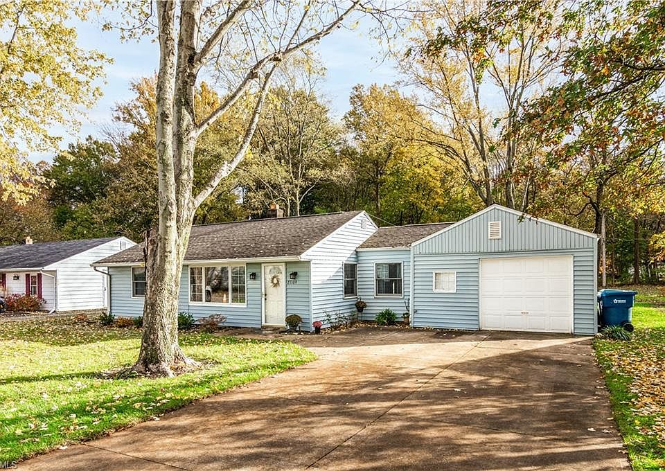 1st image of 27109 Lynn Dr