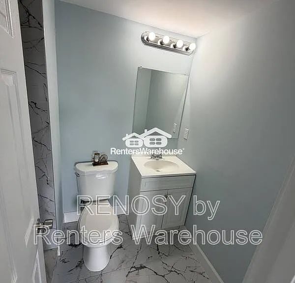 2033 N Fulton Ave — Photo 14