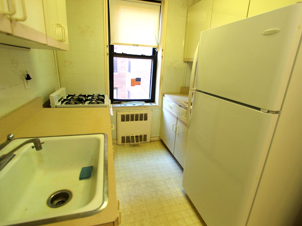 1st image of 2212 Plumb 1st St APT 3A