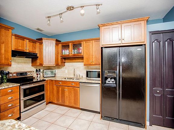 4th image of 1605 Mosaic Forest Dr