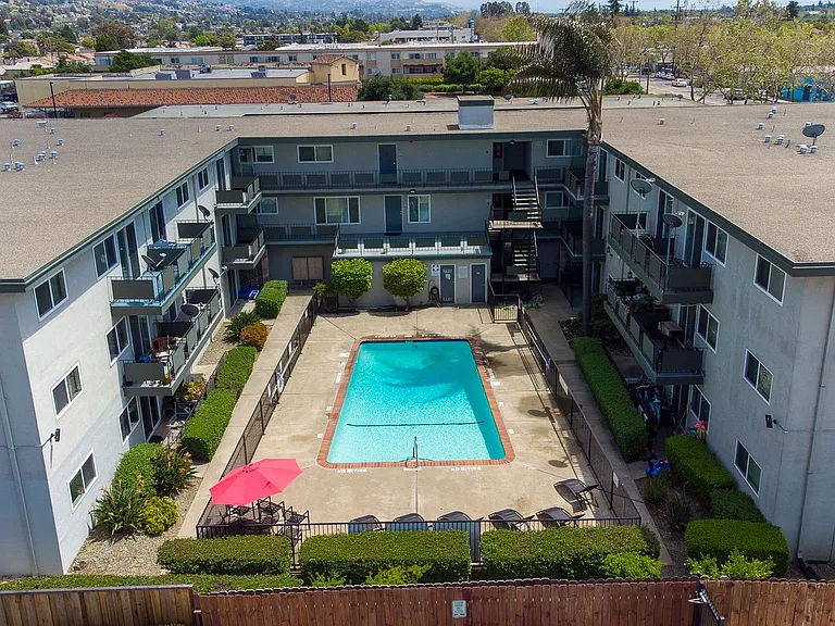 PARKWEST APARTMENTS — Photo 38