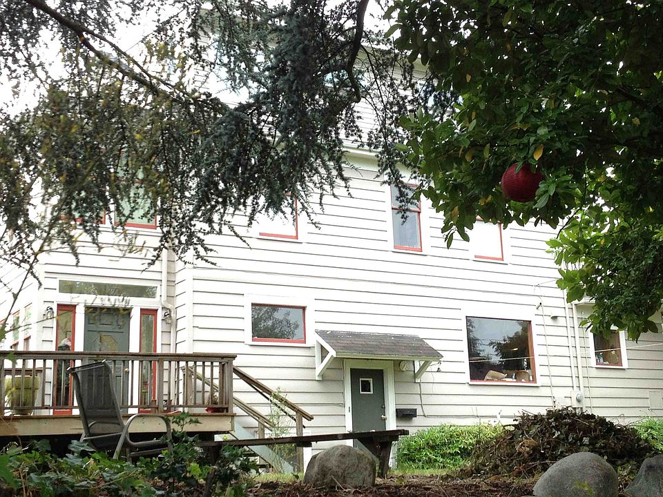 2nd image of 1314 NE 75th St