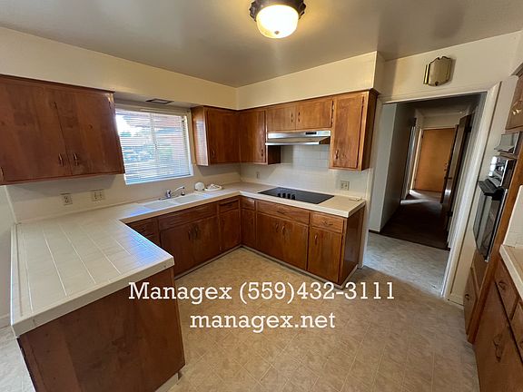 3rd image of 824 W Michigan Ave