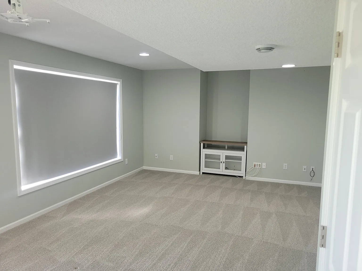 Beautiful 5BR/3.5BA Single Family Home! — Photo 4