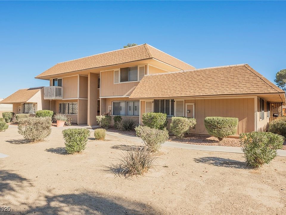 1st image of 2462 Paradise Village Way
