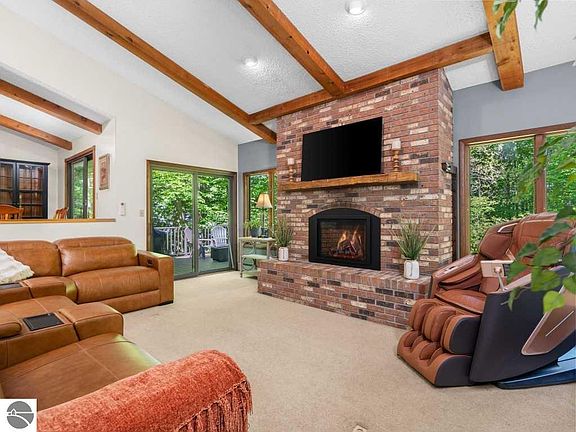 2nd image of 7211 Logan Ln