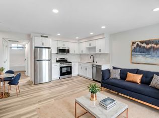 Carpenter 54, Valley Village, CA 91607