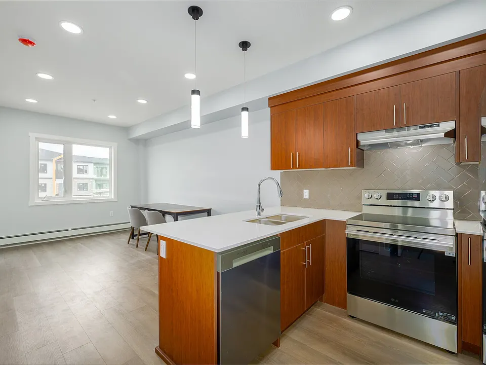 348 Greystone Blvd #U1110