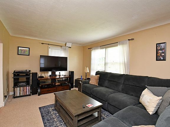 5th image of 7324 Richmond Ave