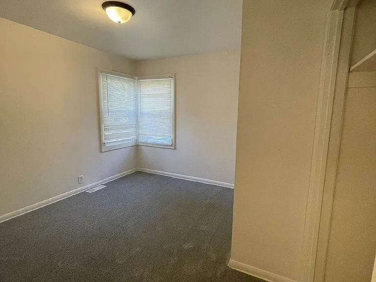 2323 S Belmont St — Photo 7