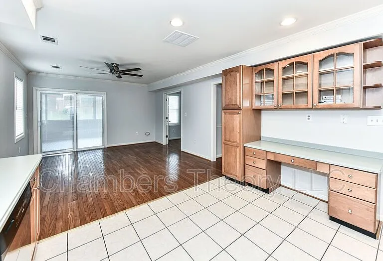 1128 N Kentucky St — Photo 16