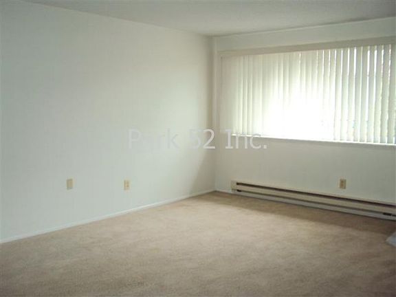 4th image of 4322 S Alder St
