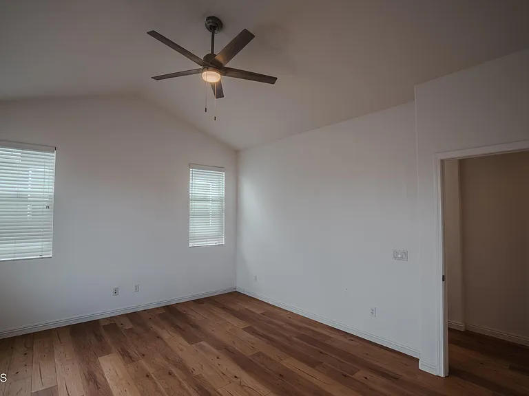 525 Shell Harbor Ln #525 — Photo 24