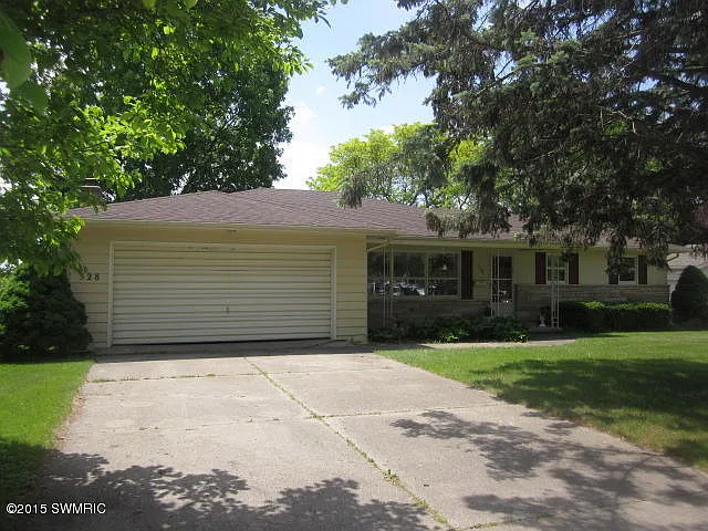 528 E Francis St photo 1