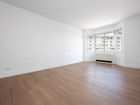 4th image of 429 E 52nd St APT 37A