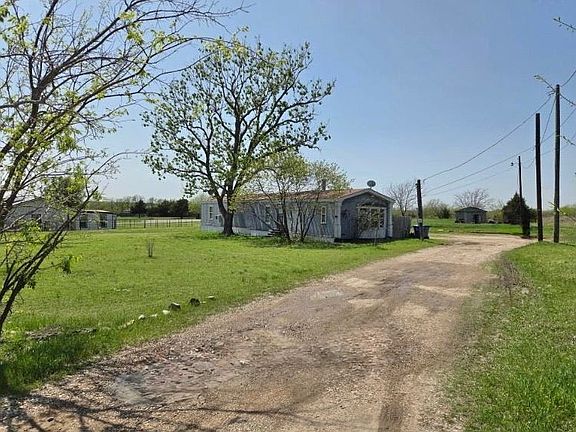 3rd image of 990 Willow Creek Rd