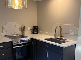 (Undisclosed Address), East Greenwich, RI 02818