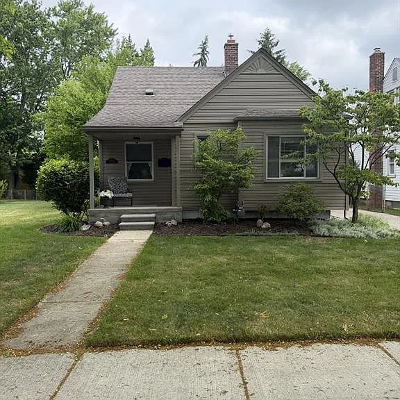 20728 Carlysle St — Photo 1