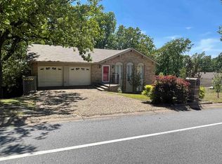 12307 Pleasant Forest Dr, Little Rock, AR 72212