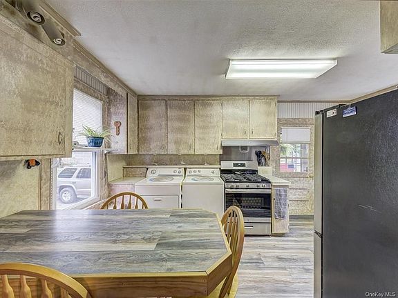 4th image of 40 Orchard St