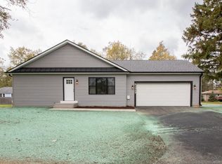 N1389 Moss Dr, Genoa City, WI 53128