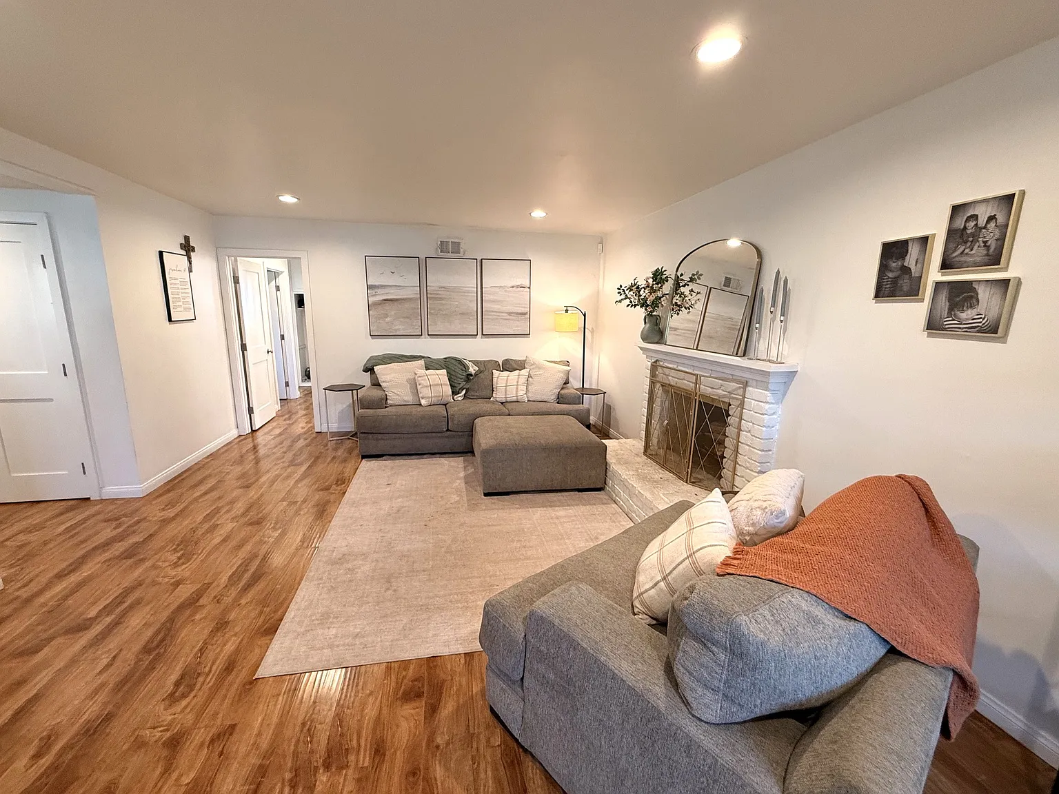 3 bed, 1.5 bath, 1214 sqft, $4,195 — Photo 4