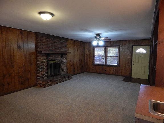 4th image of 2109 Hardie Ct