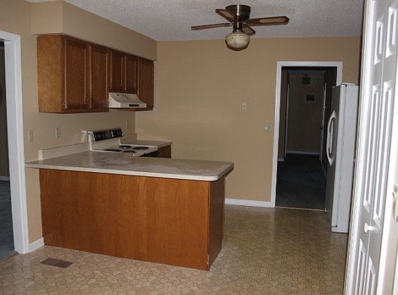 4th image of 103 Warwickshire Dr