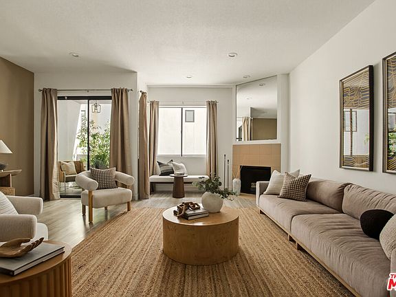 2nd image of 839 Larrabee St APT 6