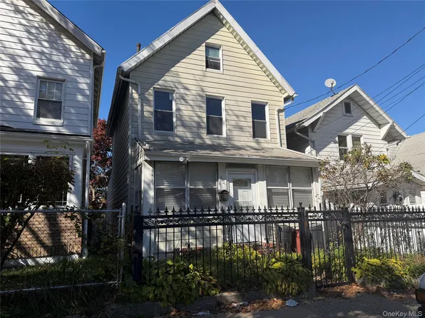 4529 Carpenter Ave, Bronx, NY 10470