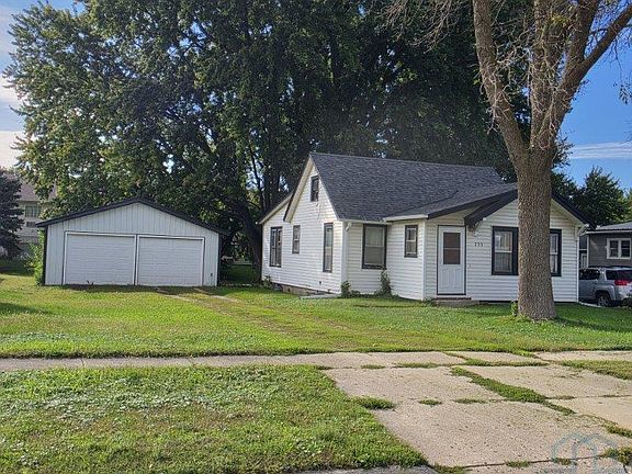 2nd image of 233 N 4th Ave