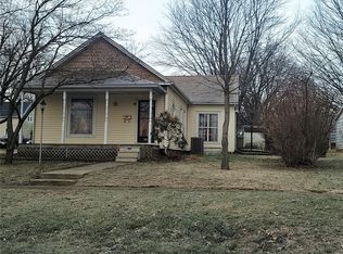 320 Bluff St, Hillsboro, IL 62049