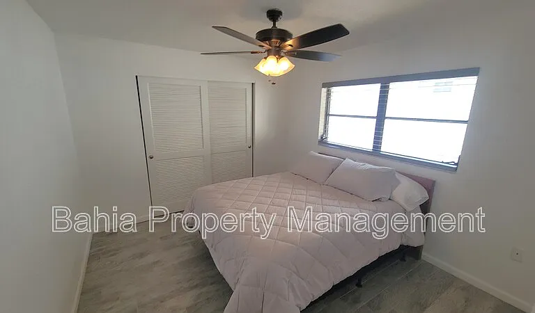 215 Meadowcross Dr — Photo 14