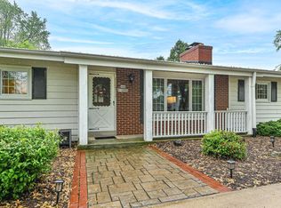 S66W13085 Somerset Dr, Muskego, WI 53150