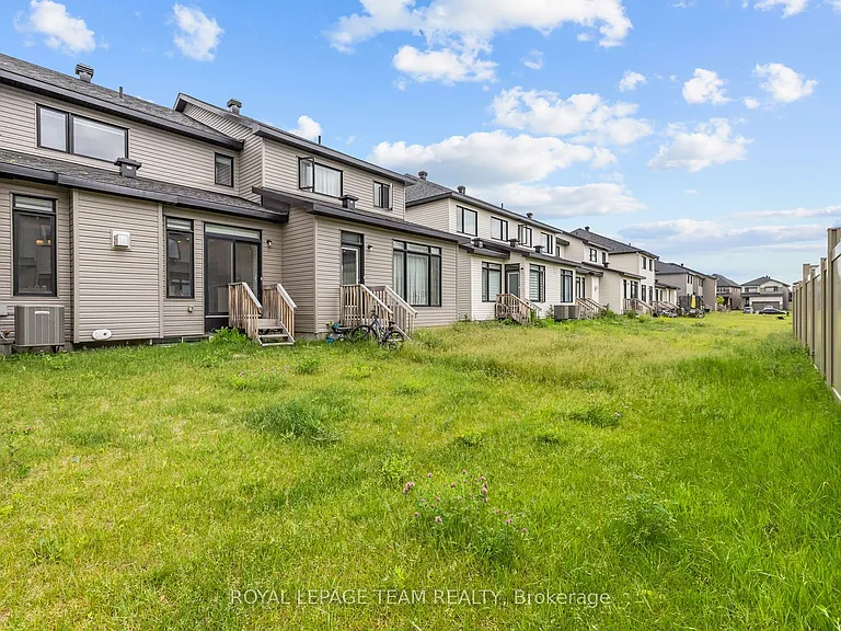 47 Moosonee Cres — Photo 22