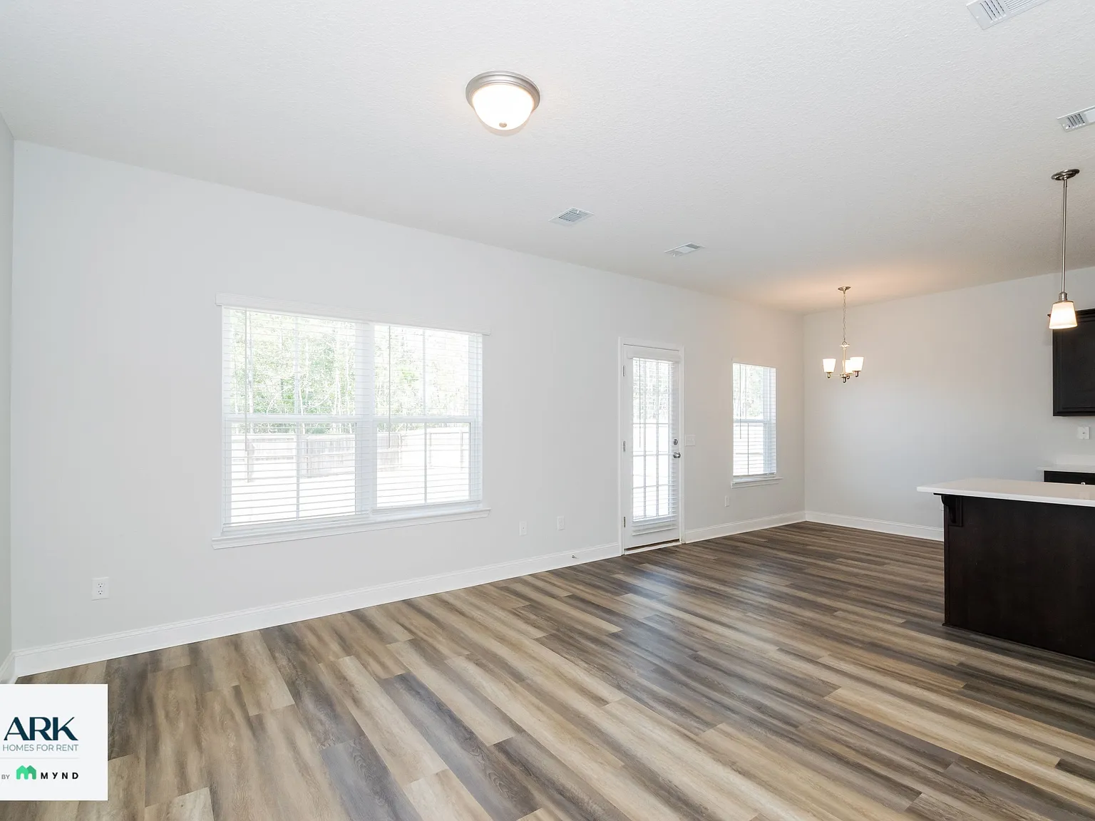 3 bed, 2.5 bath, 1703 sqft, $2,075 — Photo 3