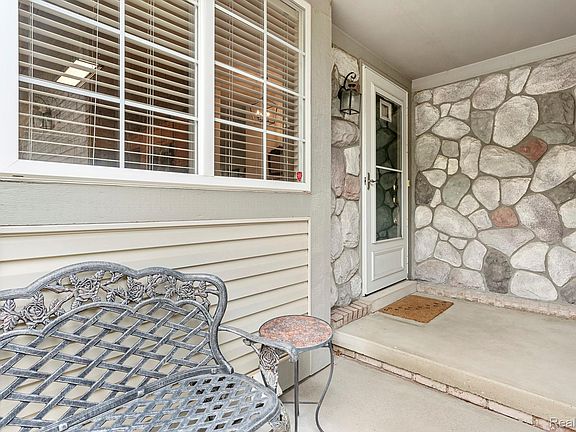 3rd image of 22897 Woodcreek Dr