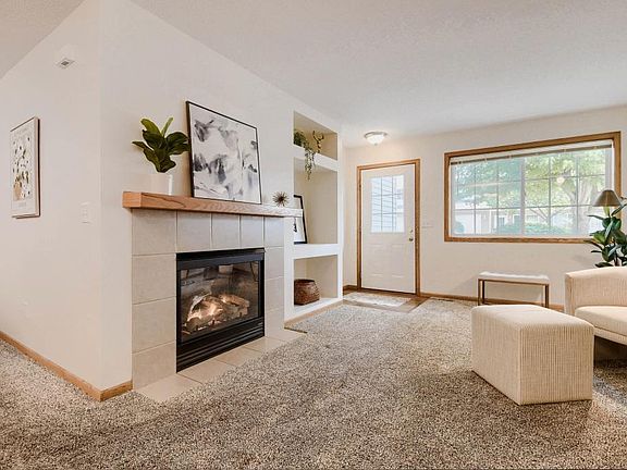 3rd image of 2455 Yellowstone Dr #115