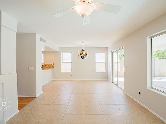 4th image of 3224 E Poinsettia Dr