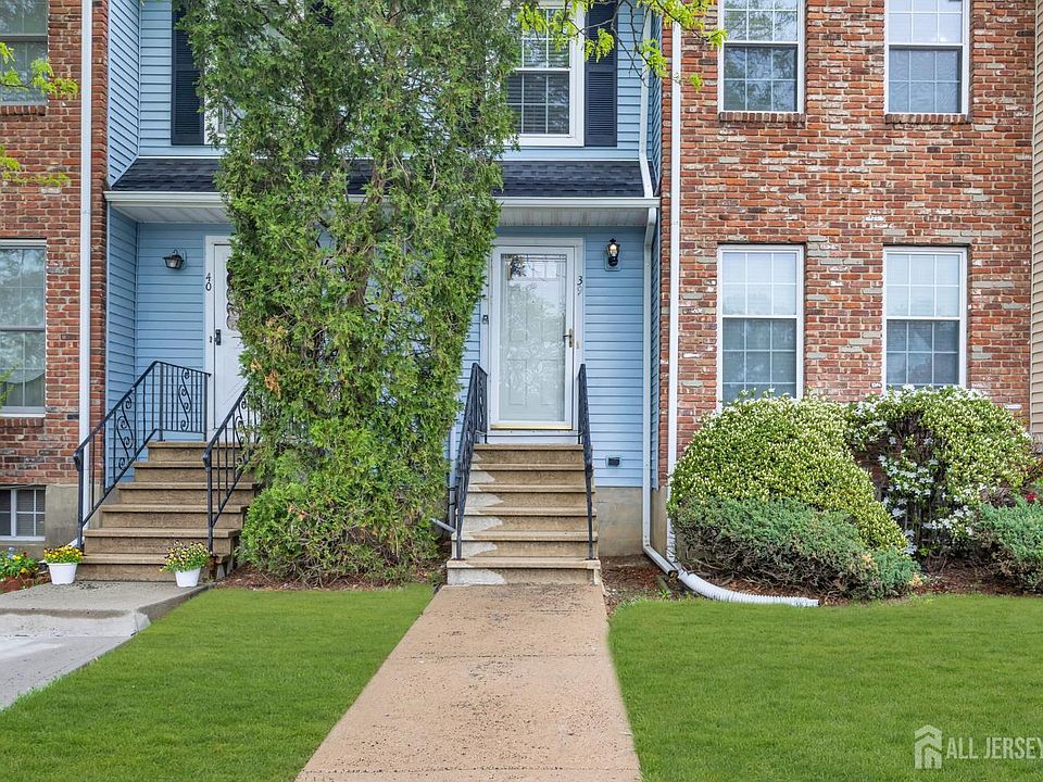 1st image of 39 Delikat Ln