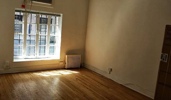 2nd image of 100 E 62nd St