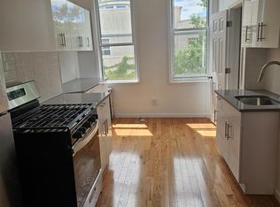 95 Newel St #3L, Brooklyn, NY 11222