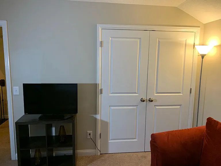 3rd Bedroom closet