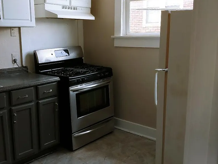 1118 Monroe St #2 — Photo 4