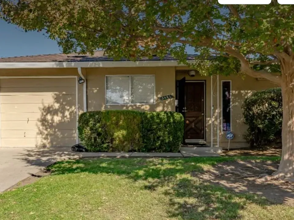 5484 Riverside Blvd