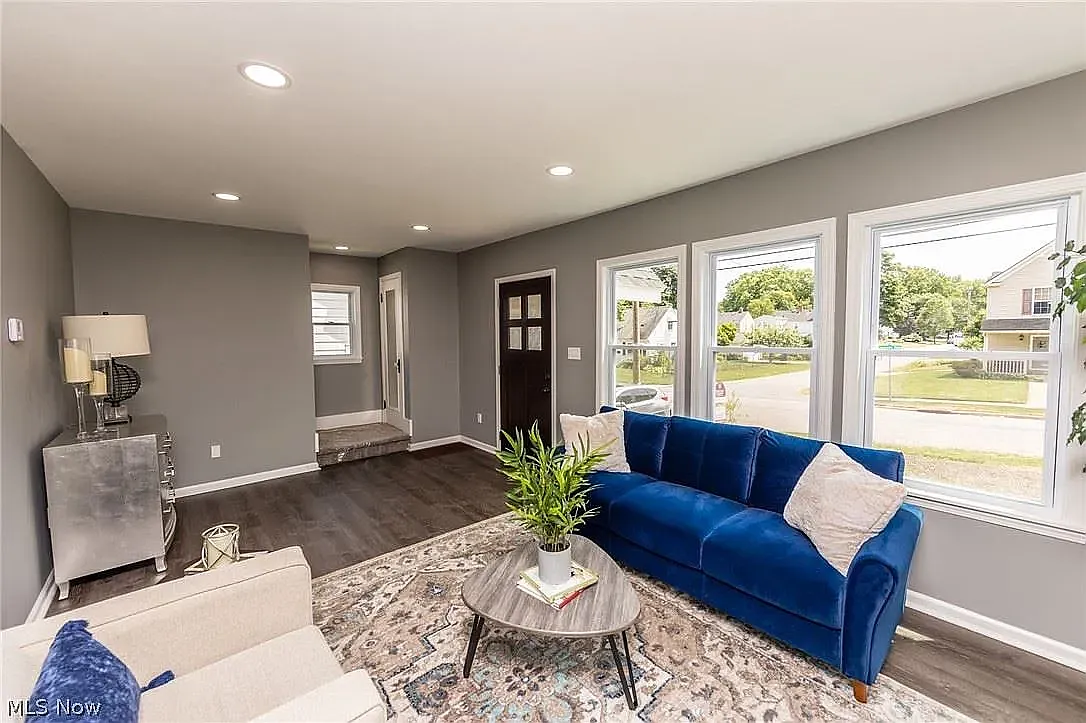 3 bed, 2141 sqft, $2,400 — Photo 3