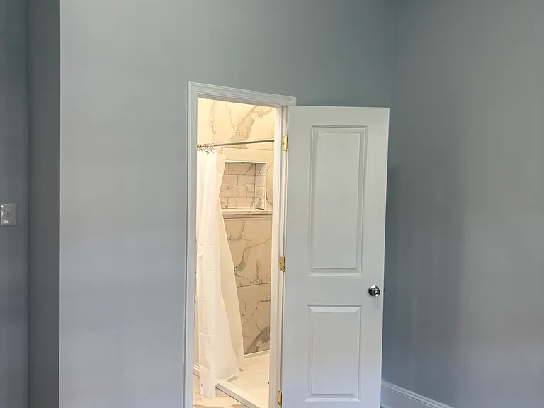 4810 Regent St #1R — Photo 15