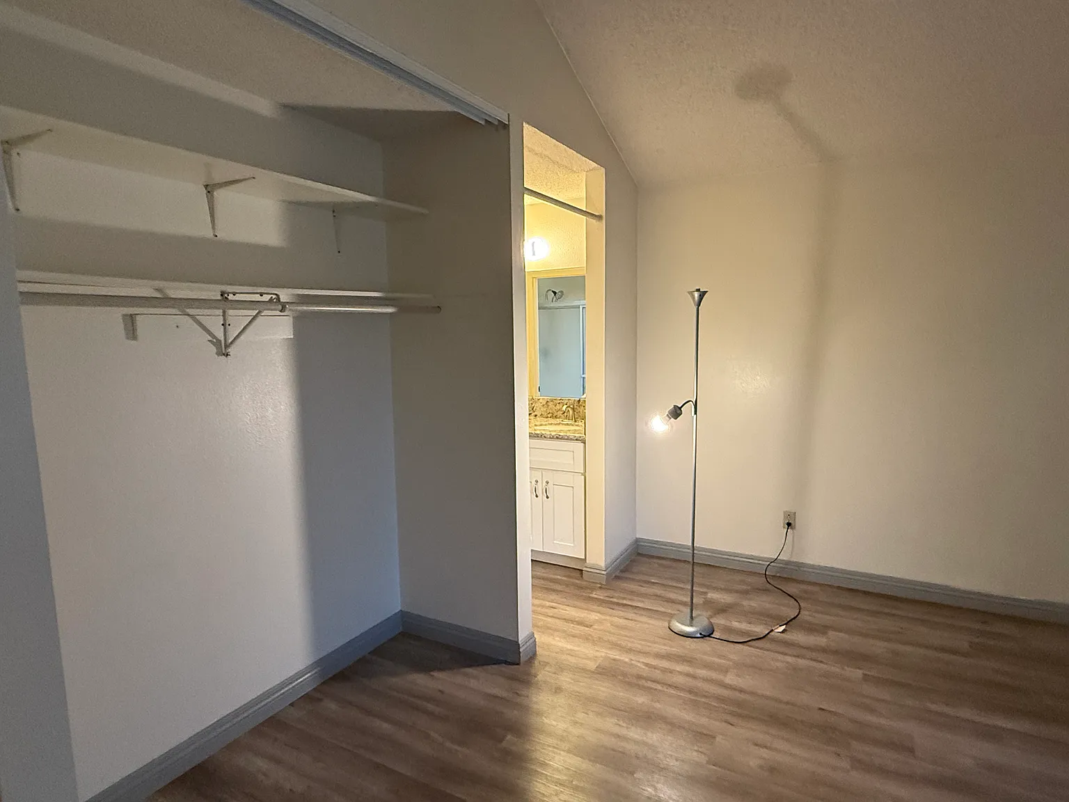 4 bed, 1563 sqft, $3,750 — Photo 2